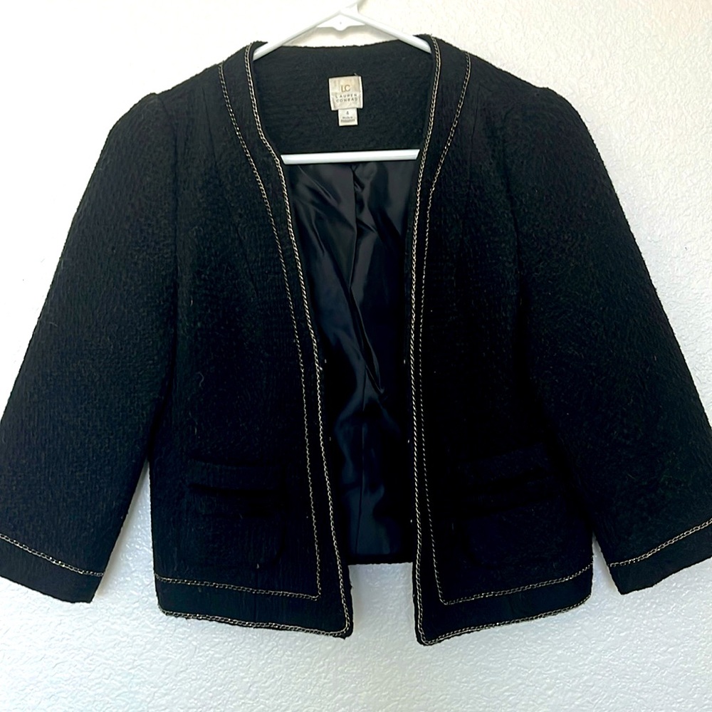 LAUREN CONRAD 3/4 sleeve Crop Blazer. Size 4. Black
